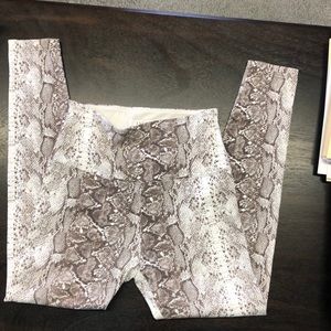 LYSSE’ Snake print leggings